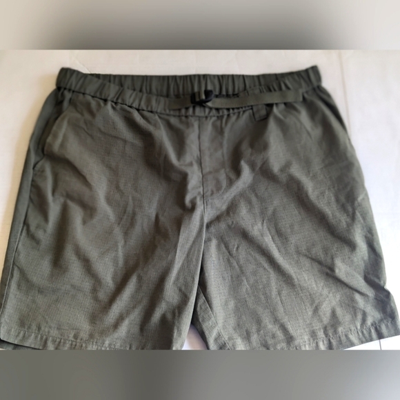 HERSCHEL MEN'S BELTED  KHAKI SHORTS SIZE LARGE - Picture 7 of 9